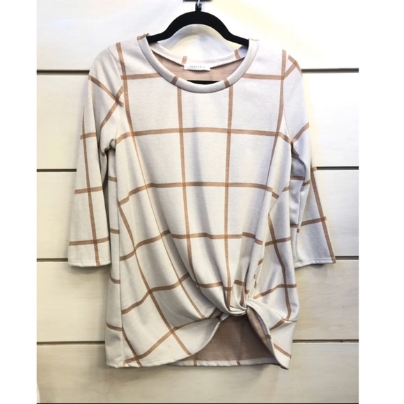 White & Beige front knot Grid Top - Picture 1 of 1